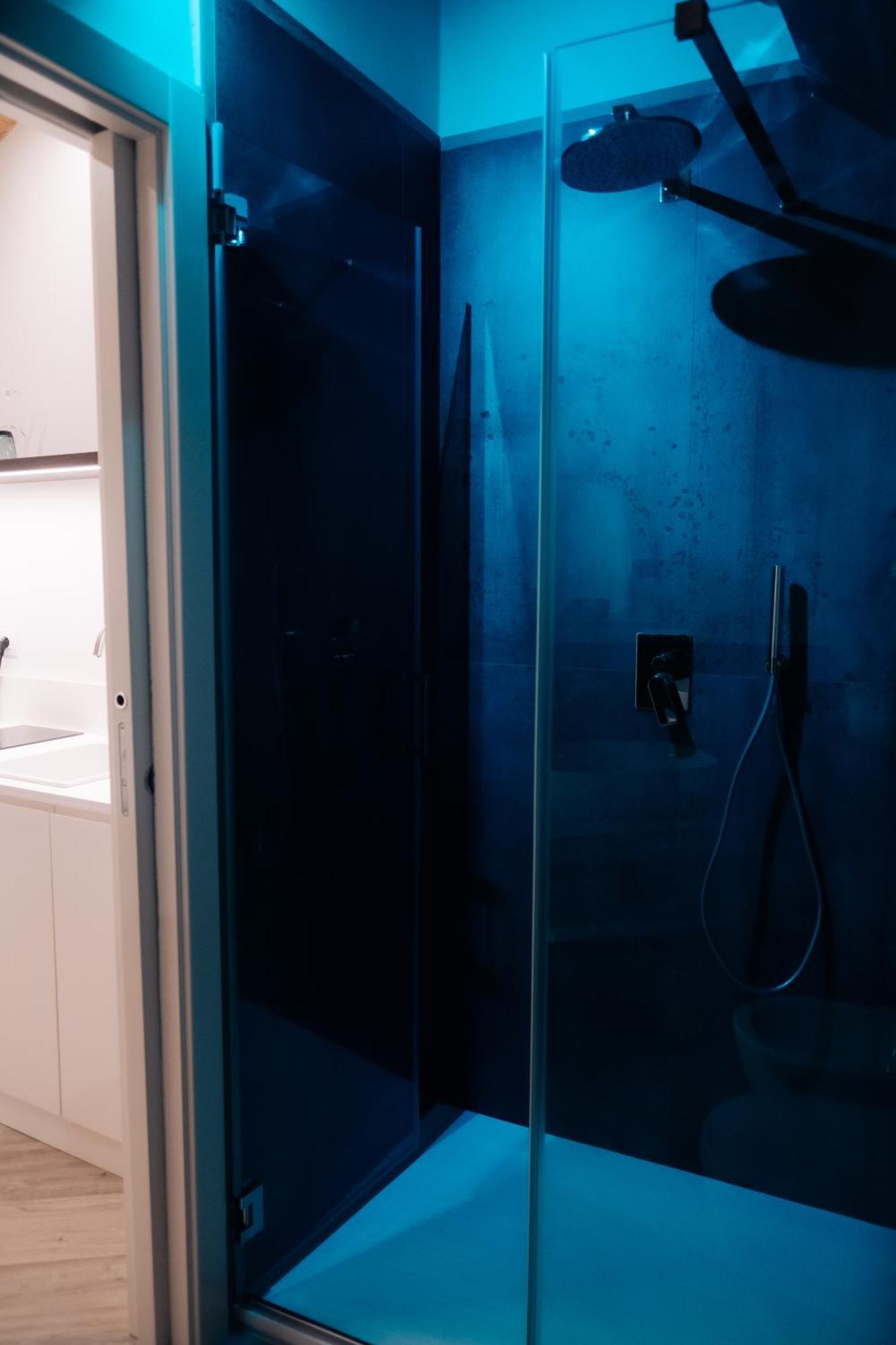 Timeless Apulian Luxury Suite Bari Bagian luar foto