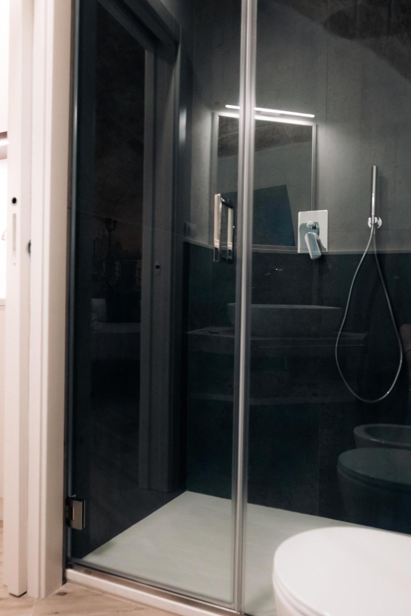 Timeless Apulian Luxury Suite Bari Bagian luar foto