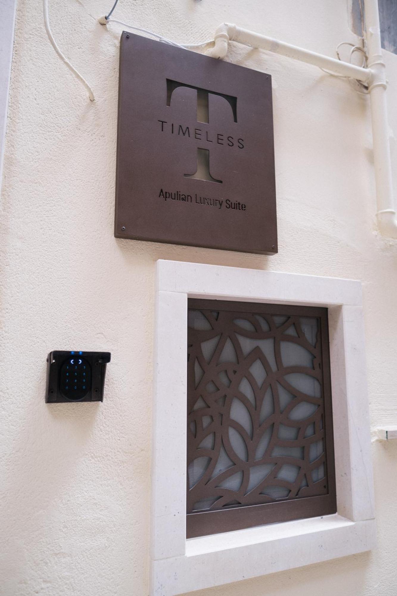Timeless Apulian Luxury Suite Bari Bagian luar foto