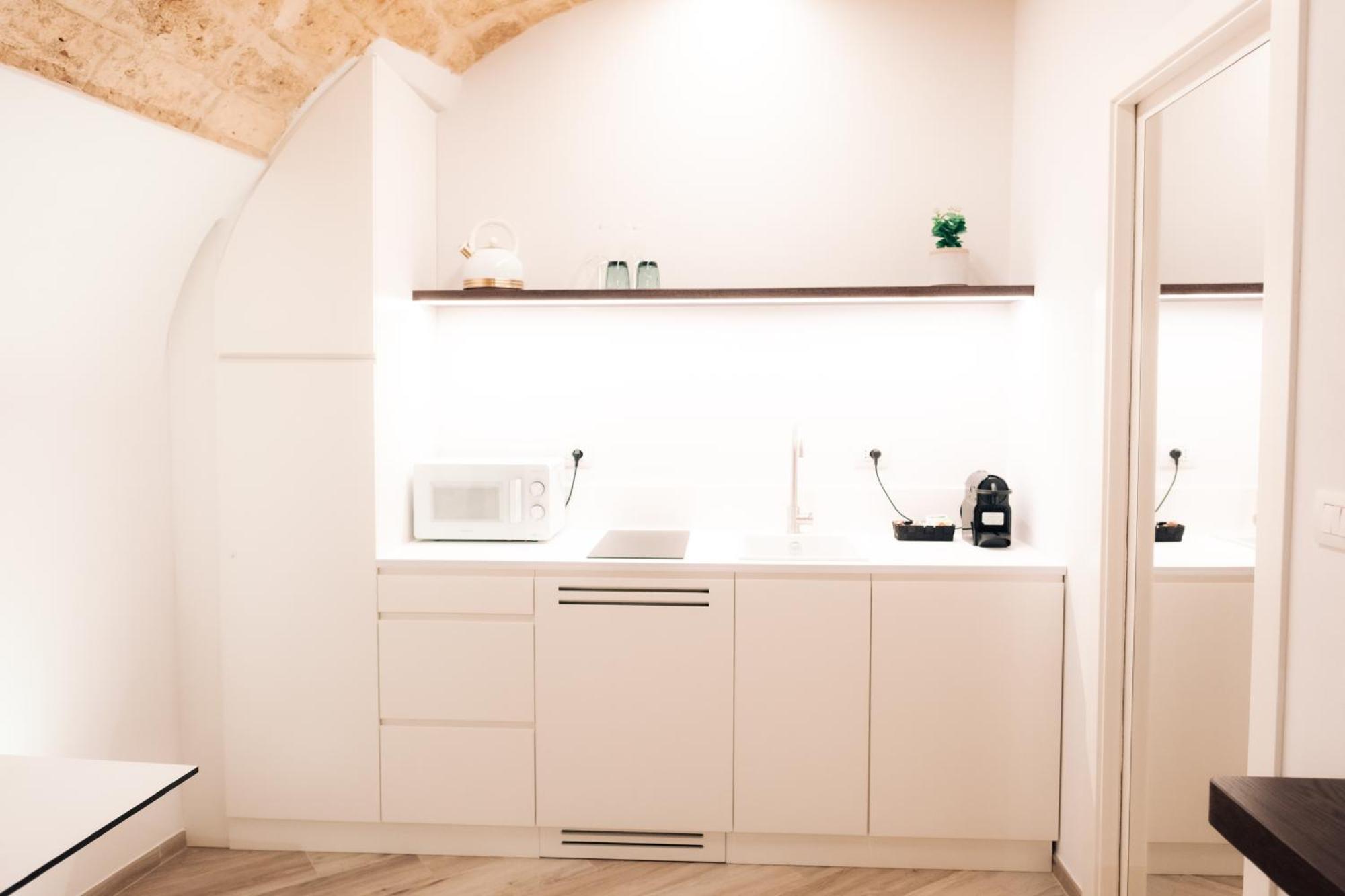Timeless Apulian Luxury Suite Bari Bagian luar foto
