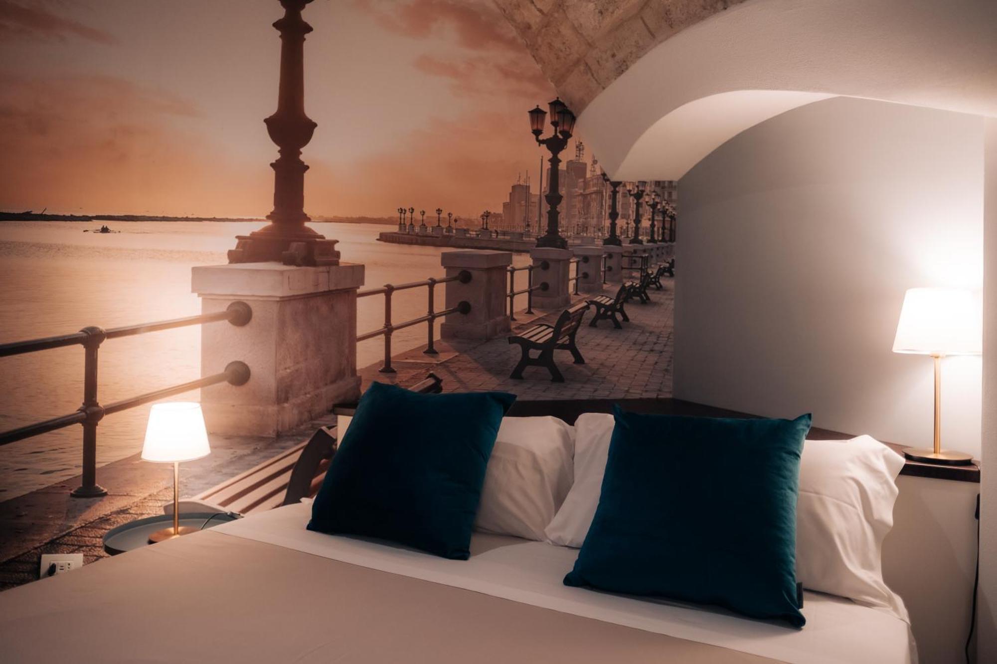 Timeless Apulian Luxury Suite Bari Bagian luar foto