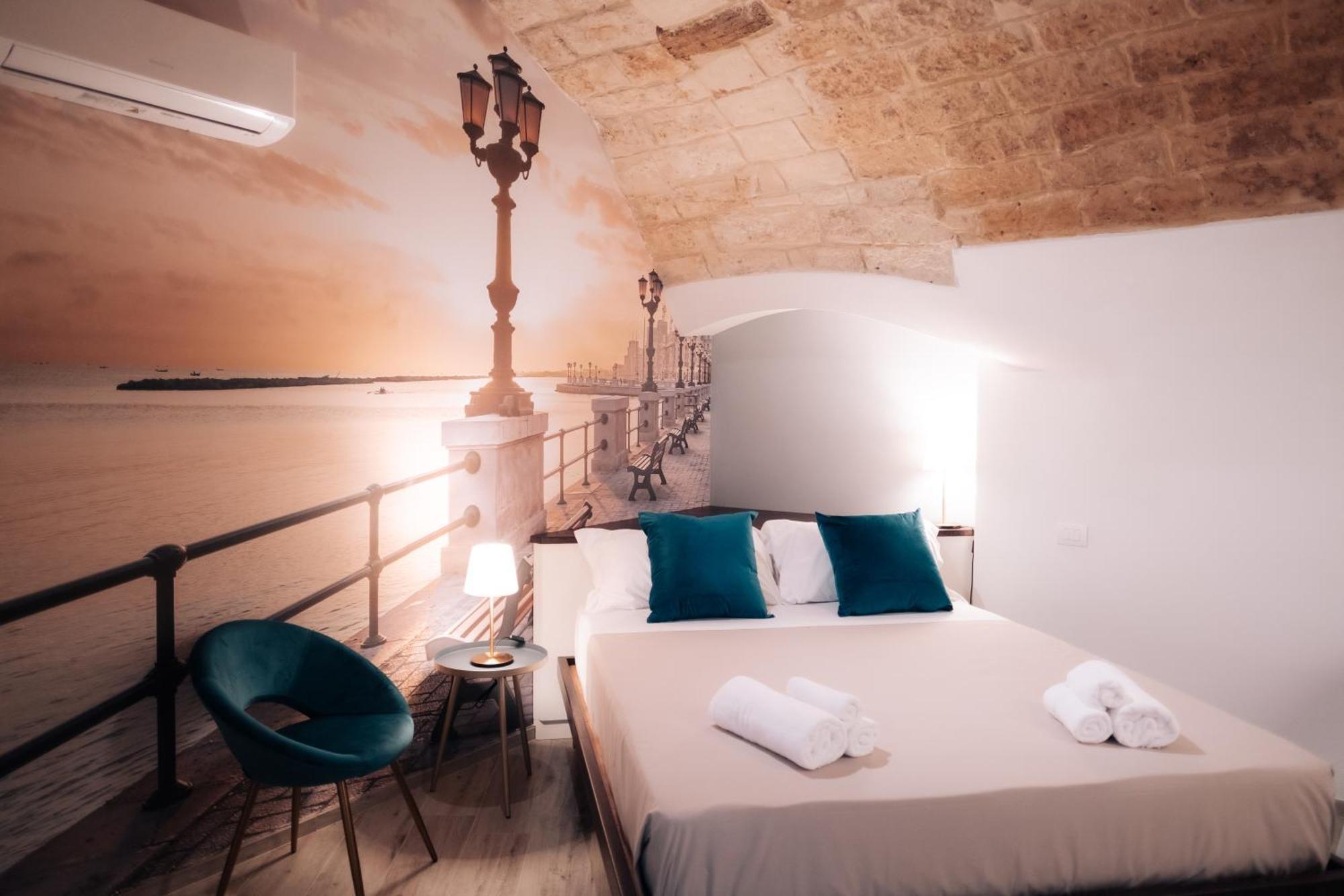 Timeless Apulian Luxury Suite Bari Bagian luar foto
